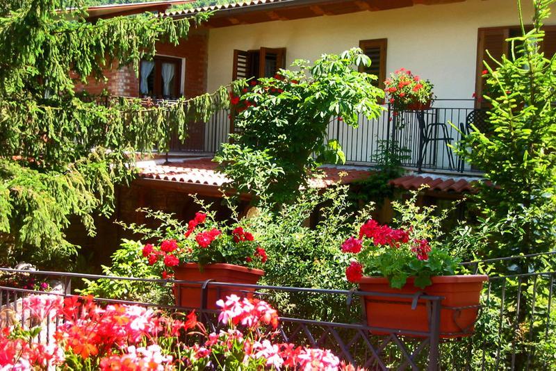 Agriturismo La Casa Del Ghiro Pimonte Exterior photo